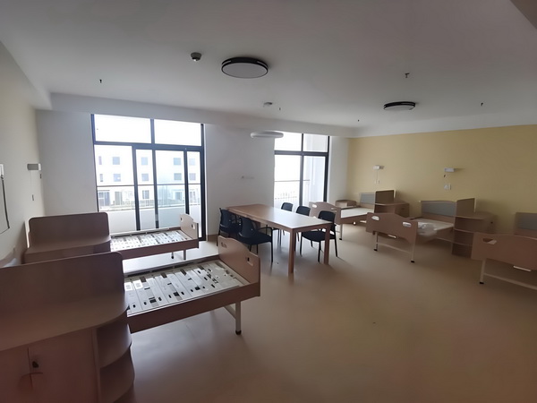 深圳如何拿到户口_陈佩斯这部高评佳作实至名归 陈佩斯这部0元/月床位